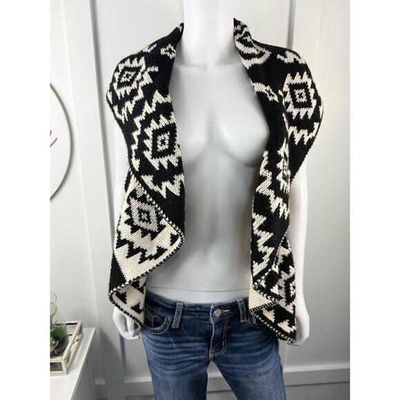 Beautiful Sweater Size M - Picture 1 of 4